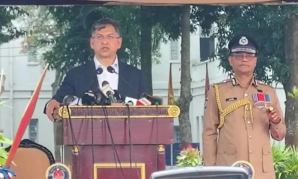 পুলিশের দায়িত্ব কেবল চাকরির পরিচয় নয় বরং জনগণের নিরাপত্তা নিশ্চিত করা: স্বরাষ্ট্রমন্ত্রী